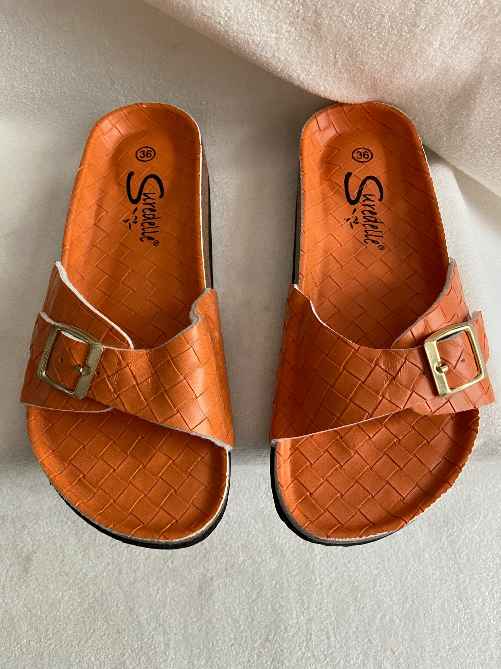 Mule plate d’été ouverte•similicuir orange•36•Suredelle 